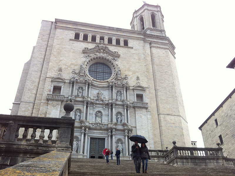 Vista de las escalinatas de la Catedral de Girona