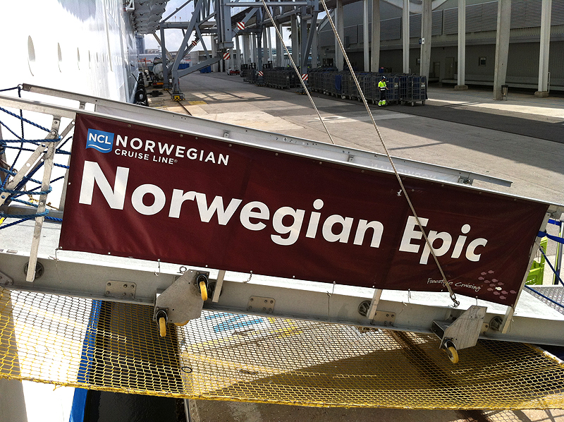 Pasarela del crucero Norwegian Epic Norwegian Epic