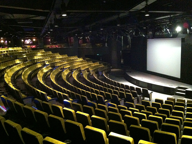 Teatro para 600 espectadores - Norwgian Epic Teatro para 600 espectadores - Norwgian Epic