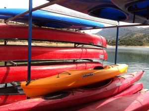 Alquiler de kayaks en el embalse