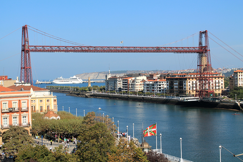 El Mirador del Campo de la Iglesia proporciona la mejor perspectiva del Puente Colgante en Portugalete