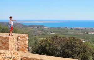 Desde la Moleta del Remei se observa el Mediterráneo