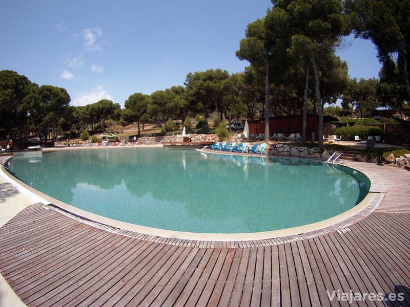 Una de las múltiples piscinas de Lumine Beach Club