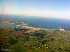 El arenal que forma las playas de Loredo, Somos y El Puntal