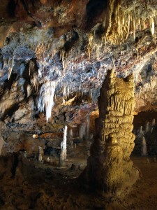 Estalacmitas, estalactitas, columnas, coladas,...en El Soplao