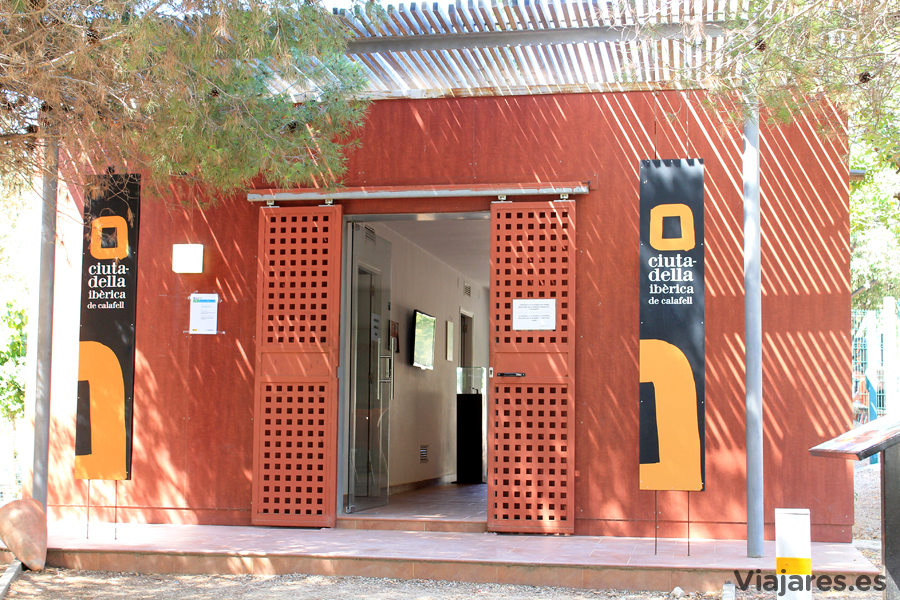Entrada al recinto de la Ciudadela Ibérica de Calafell