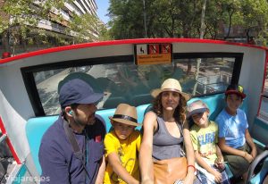 Equipo Viajares montados en el Bus Turístico
