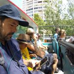 Equipo Viajares al completo en el Bus Turístic
