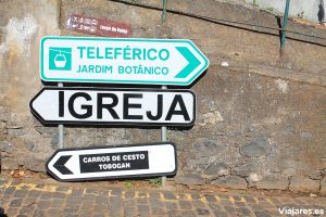 Indicaciones a la salida del Teleférico en Funchal