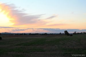 Atardecer en los campos de Villenouvelle