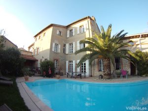 Piscina exterior del hotel