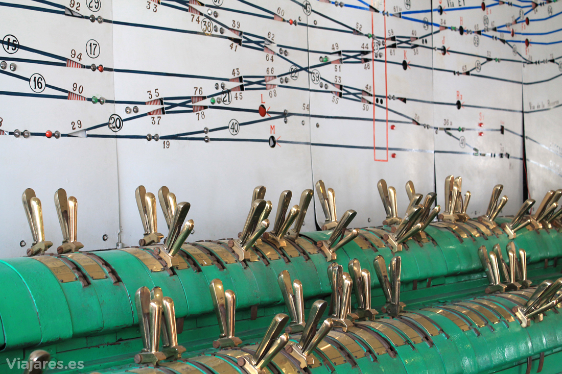 Mesa de enclavamientos de la Estación de Francia