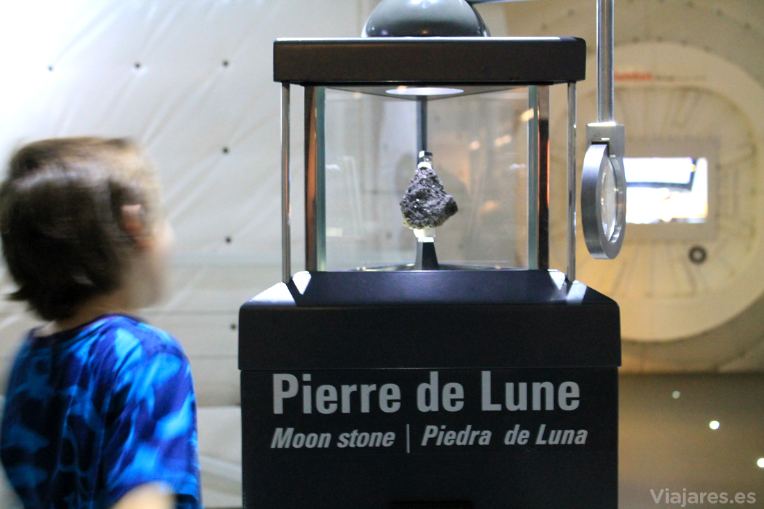 Una auténtica piedra de nuestro satélite, de la Luna