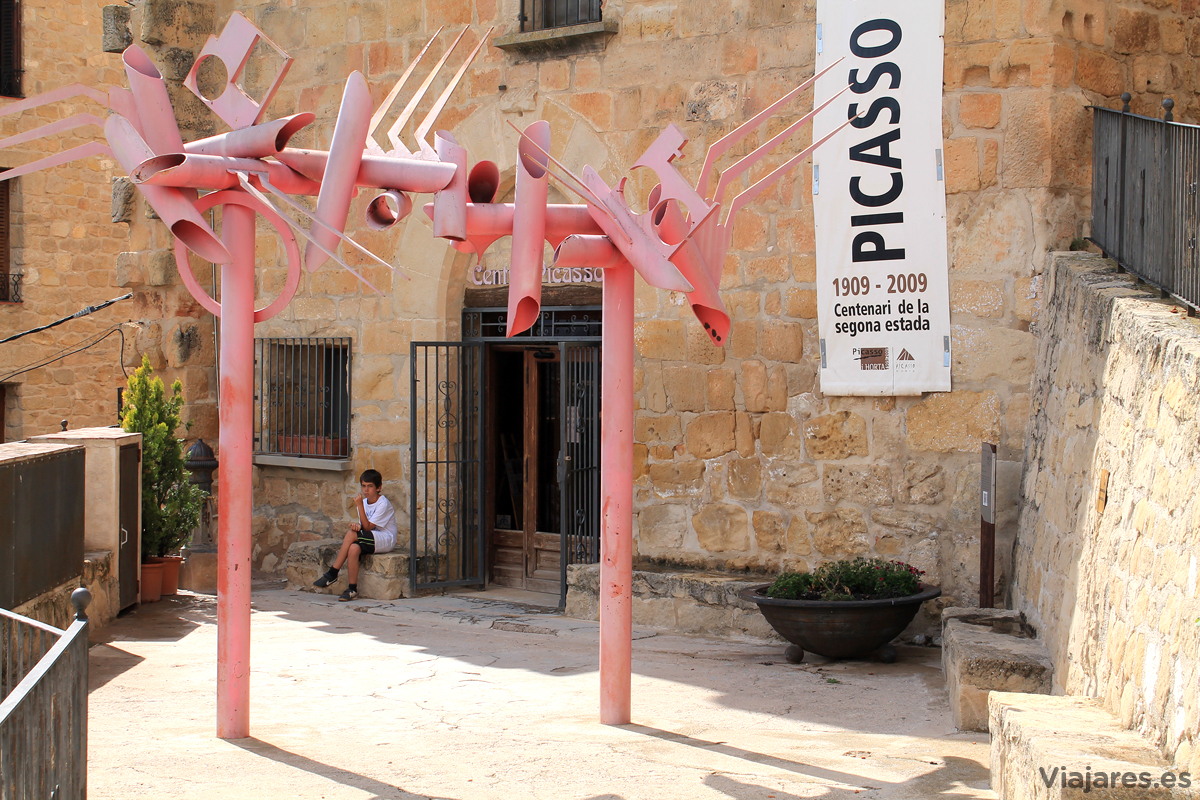 Fachada del Centro Picasso en Horta de Sant Joan