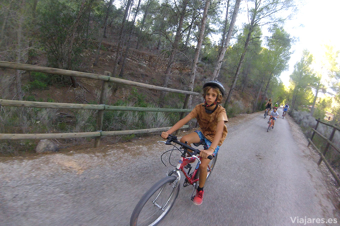 Equipo Viajares haciendo cicloturismo