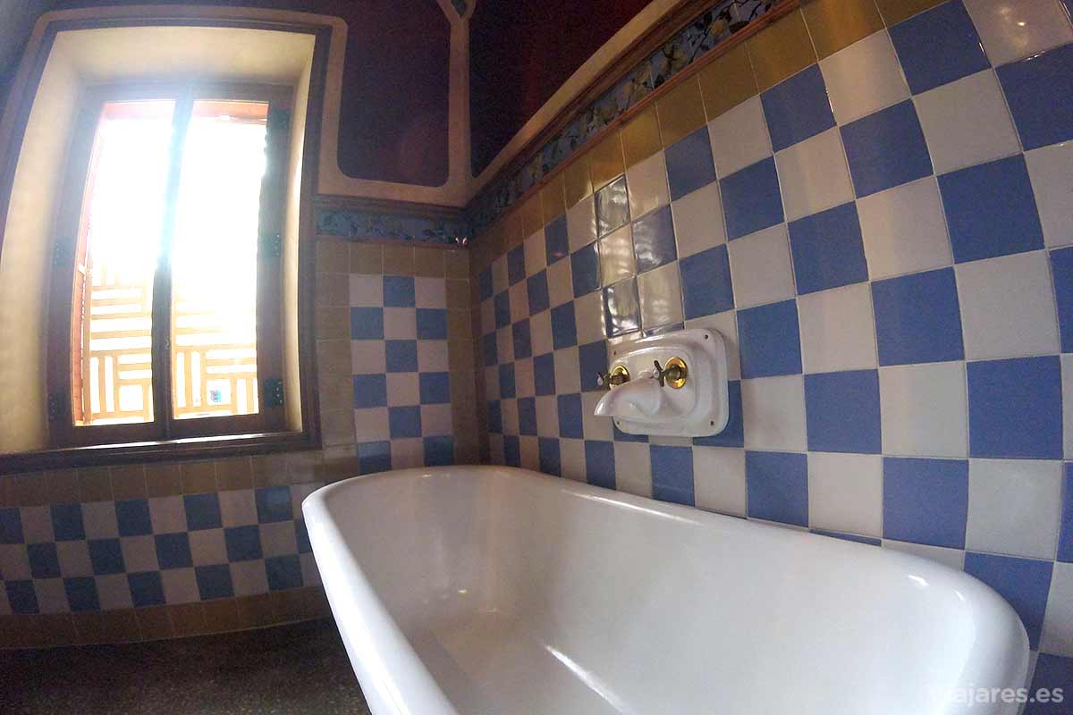 Baños en Casa Vicens