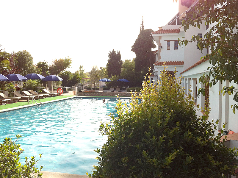 La piscina, uno de los mejores espacios del hotel
